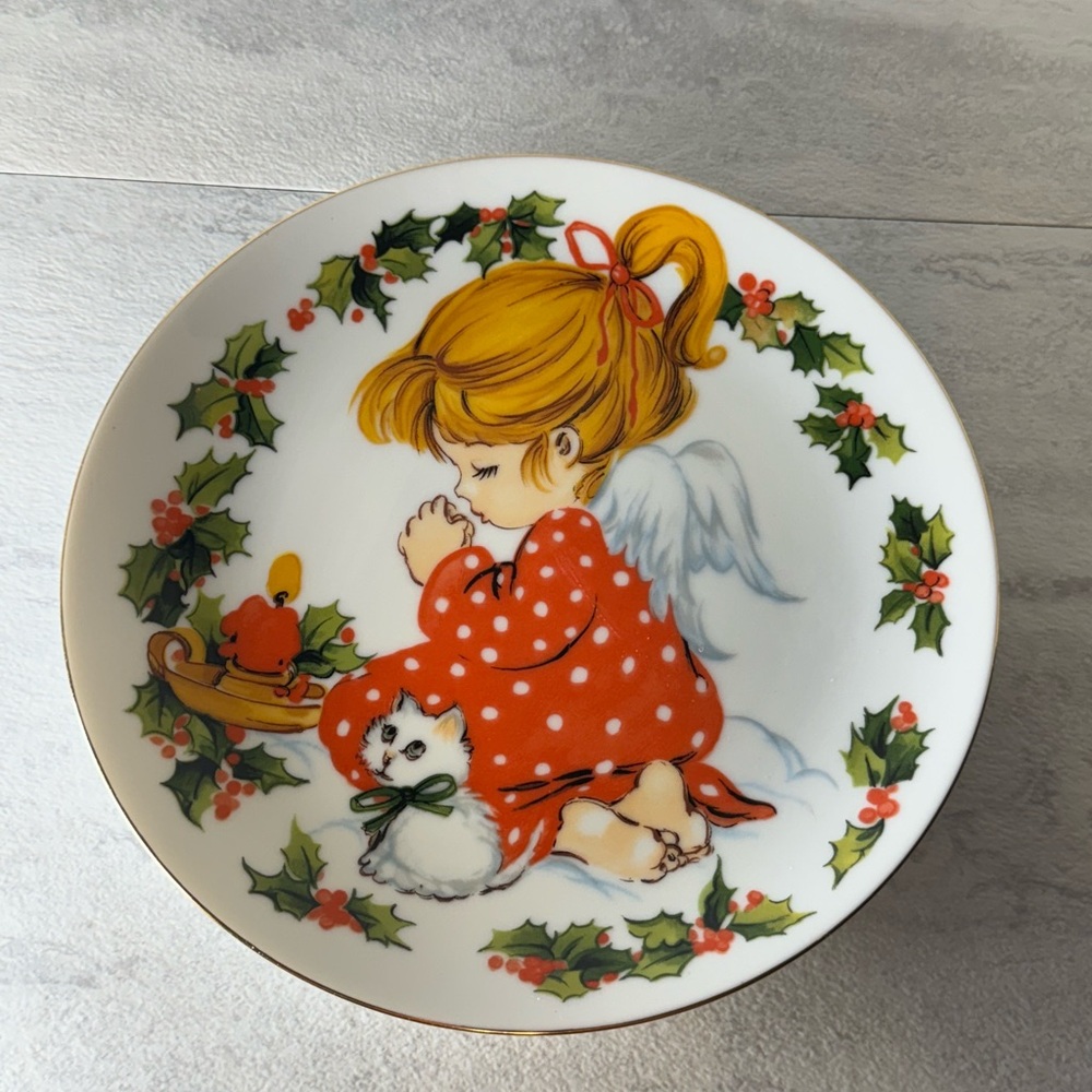 Vintage 1982 Jasco Japan Fine Porcelain Christmas Plate 22k Gold Edged